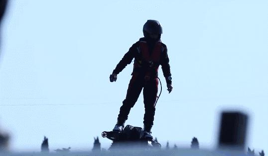 小样视界|“带你装逼带你飞”的悬浮滑板来啦！