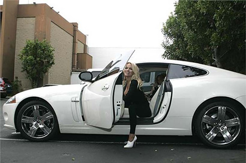 被好莱坞白富美玩于股掌的小汽车们