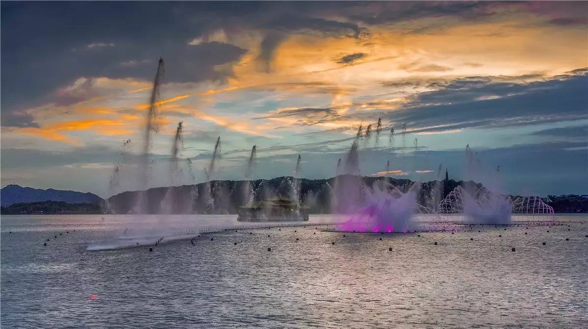 杭州西湖保俶塔夜景,杭州西湖夜景哪个地方好看