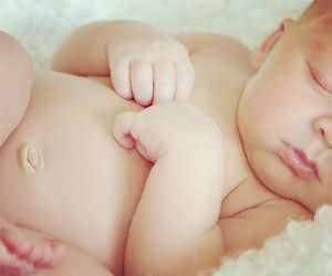 婴儿脐带没有完全脱落怎么办,新生儿脐带脱落后有点出血