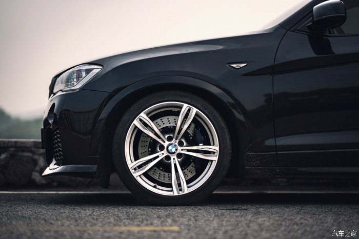 宝马x3曜夜版黑武士落地价,宝马x3黑武士静态体验