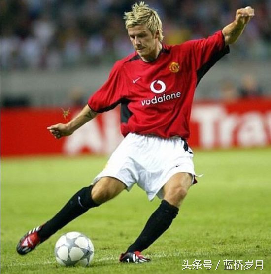 夏普时期曼联球衣,曼联胸前广告夏普