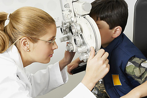 青少年近视眼镜一千多块钱贵不贵,眼镜价格高低有区别吗