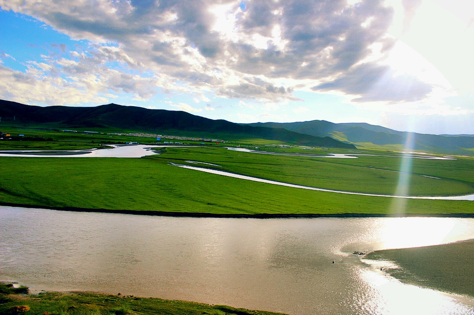 若尔盖美丽的草原风光无限,若尔盖大草原超级漂亮