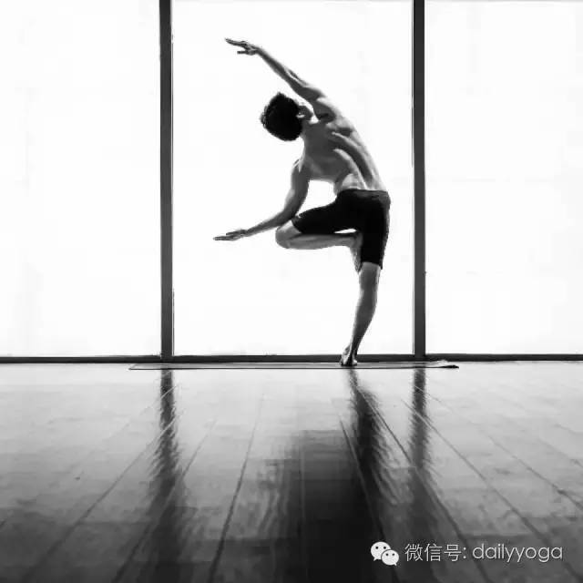 山式是瑜伽最基础体式,基础好看的瑜伽体式