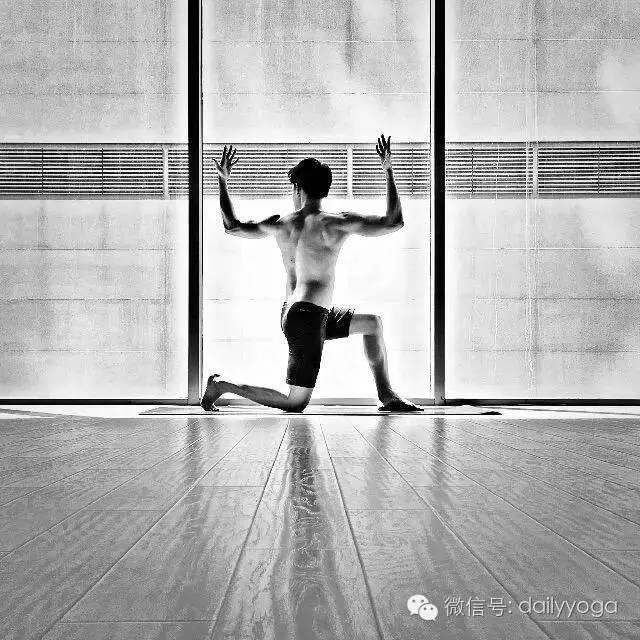 山式是瑜伽最基础体式,基础好看的瑜伽体式