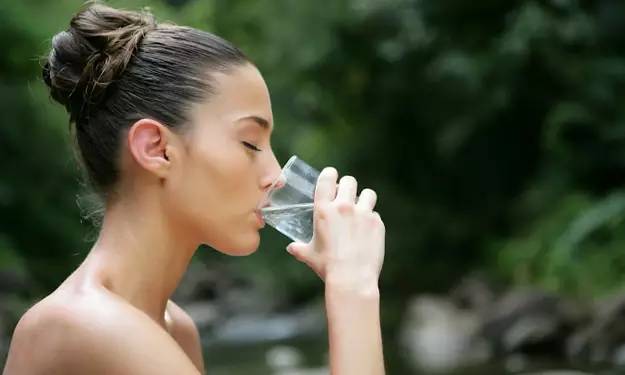 想要灰指甲好的快,吃什么也很重要