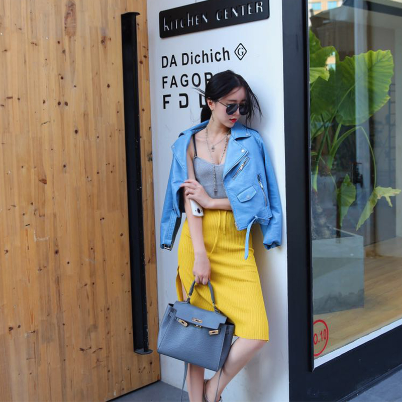 女生穿皮衣也可以这么帅,帅气迷人皮衣