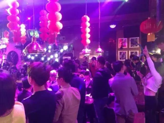 龙华区酒吧排行榜第一名,龙华排名第一的酒吧