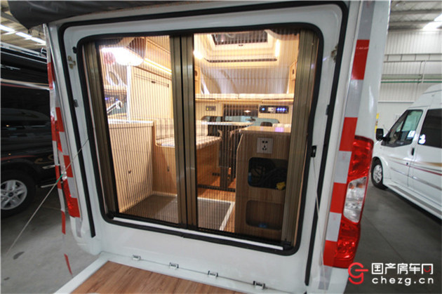 福特房车30万左右小型房车,房车价格30万房车漂亮