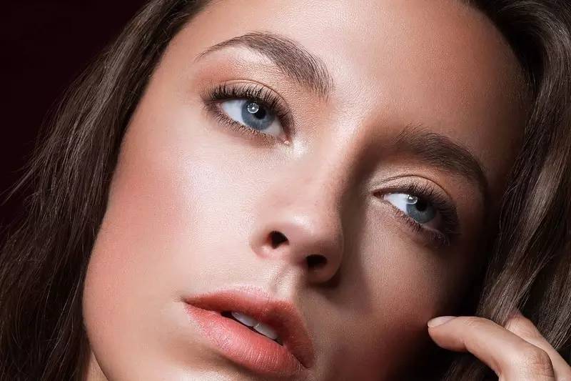 职业修图师,修图师如何给人物磨皮