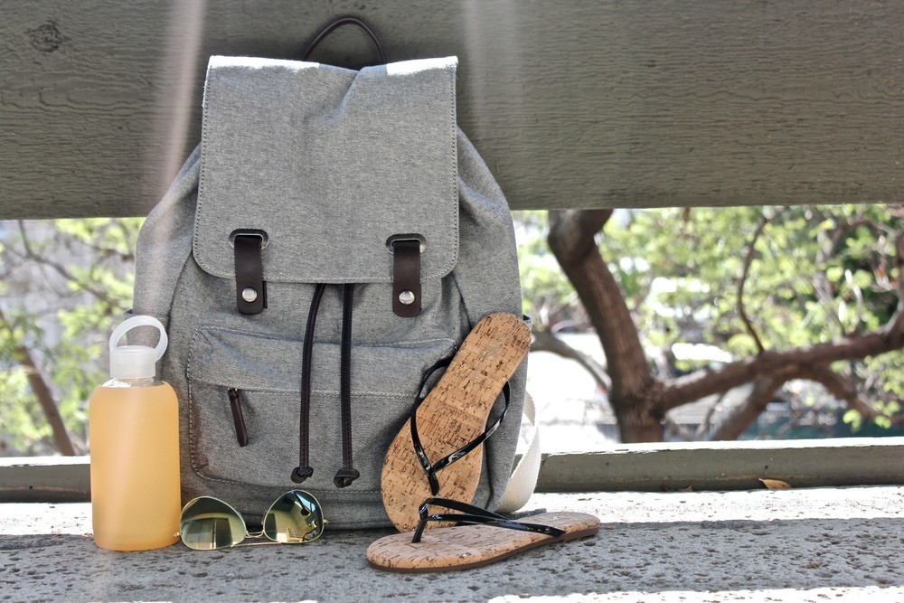 高颜值轻奢双肩包电脑背包 (时尚电脑双肩包)