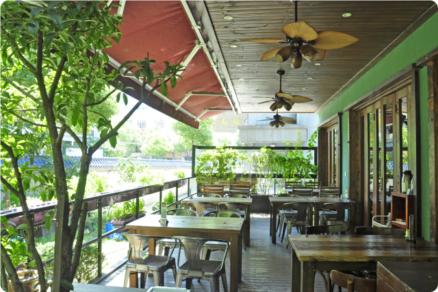 上有天堂下有西湖,上有天堂下有襄阳吗