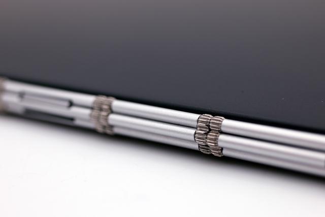 联想把30多年的笔记本键盘颠覆了,取消按键还能在上面画画