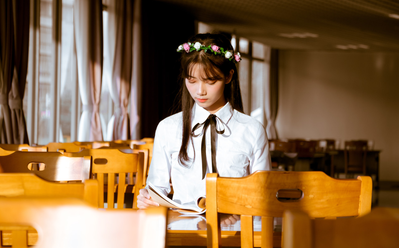 小说：本以为总裁还单身，不料对方竟早有了婚约，美女傻眼了