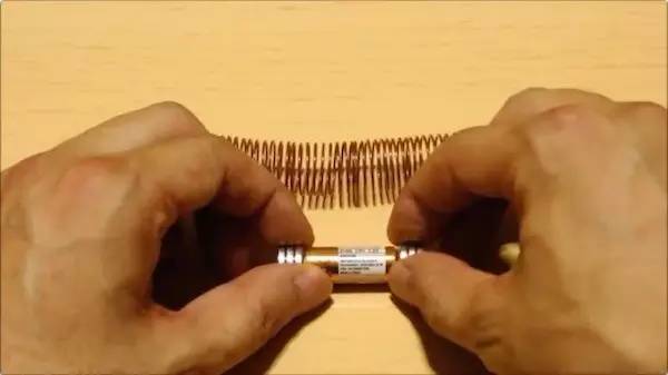 自制磁悬浮火车,自制磁悬浮列车玩具