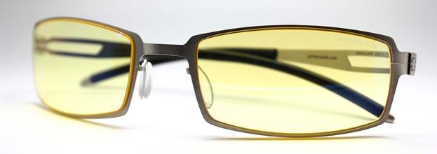 眼镜既然容易碎，那从多高摔下去才会碎呢？