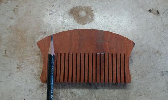 正宗的沉香木梳,檀木梳真檀木