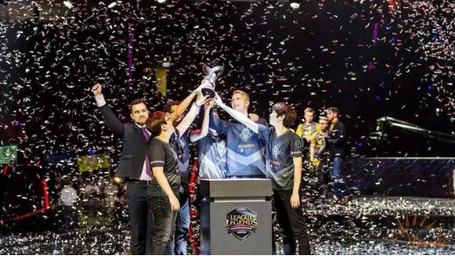 英雄联盟s6全球总决赛解说faker,哪一年lpl战胜了faker队夺冠