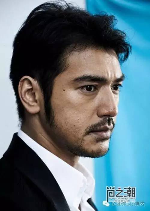 长脸发际线高男生修容教程,鬓角修容