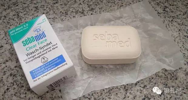 露背婚纱款式,露背婚纱怎么穿好看