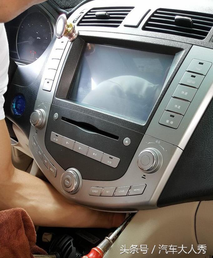 自己动手安装影音中控系统,自己安装车载大屏导航
