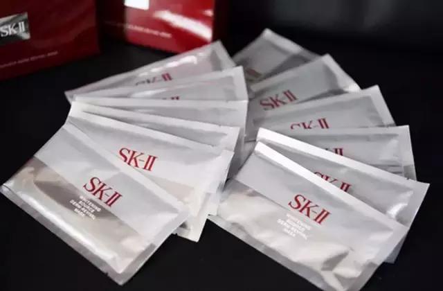 用面膜变漂亮,保鲜膜式面膜小脸