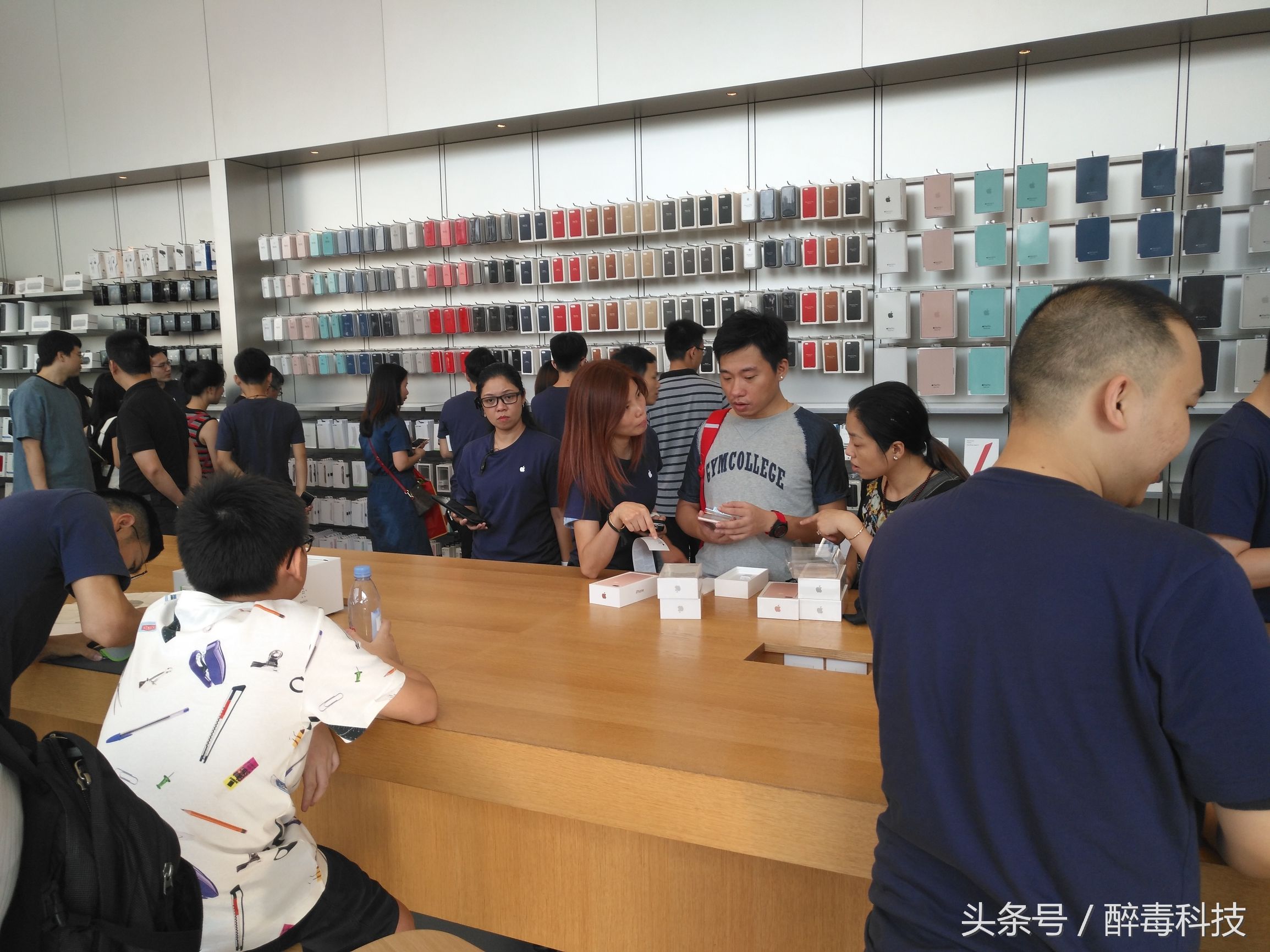 iphone 7港行原封 (港版苹果7比国行便宜多少)