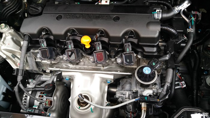 本田crv2016经典款详细配置图表,16年本田crv2.0两驱还值得买吗