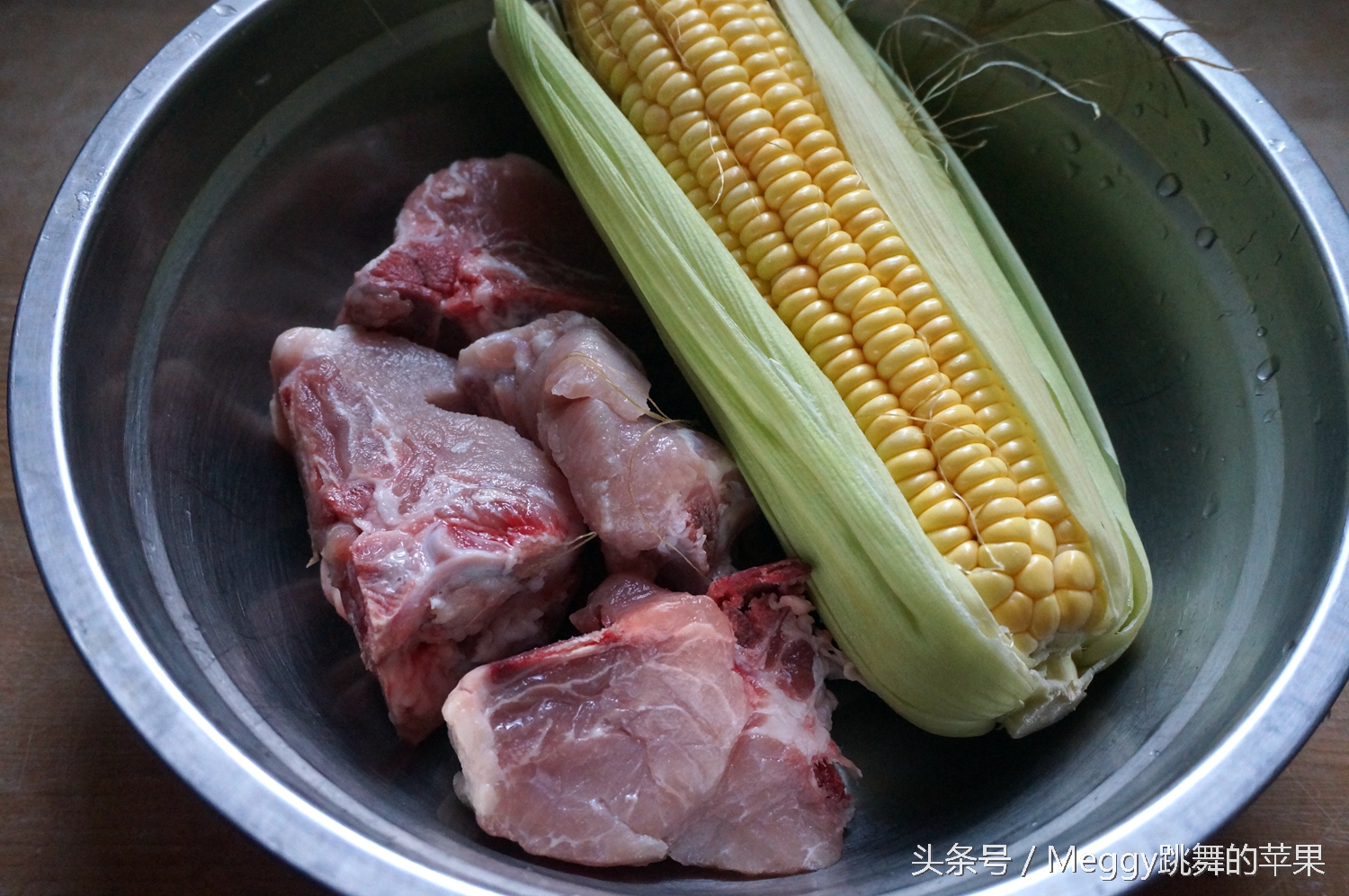 排骨汤放点什么药材有益于恢复,鲜而不腻的排骨汤