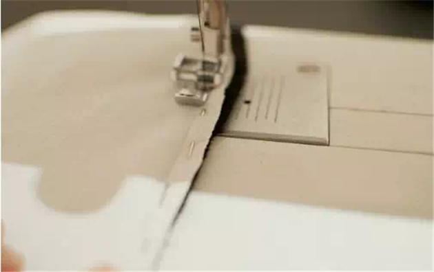 过时不舍得扔掉的衣服,过时的衣服不舍得丢