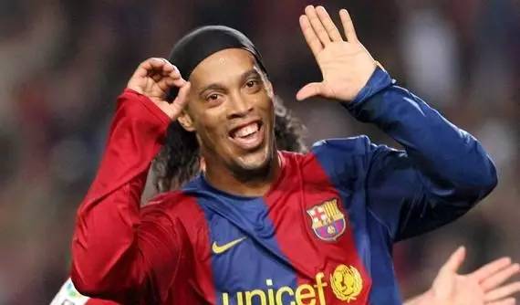 禹唐DAILY|休赛期球衣销量排名：詹皇压库里；因凡蒂诺高度赞赏视频回放技术