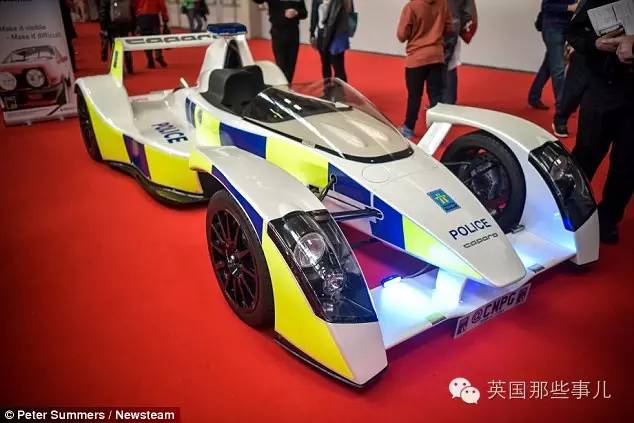 英国警车和警察视频,英国新型警车