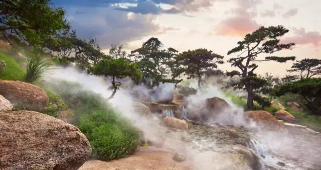 身价数十亿的他除了去无人区摄影，险些丧命，还用了6年时间和30多位石艺老匠人打造了一家不想挣钱的艺术馆