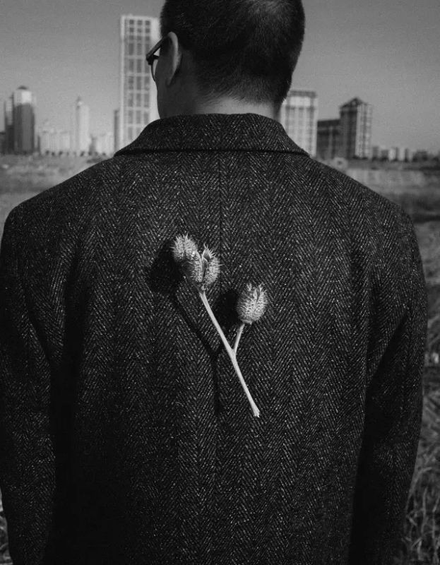 神思远丨少女有一些神性，不近人世肢体完美