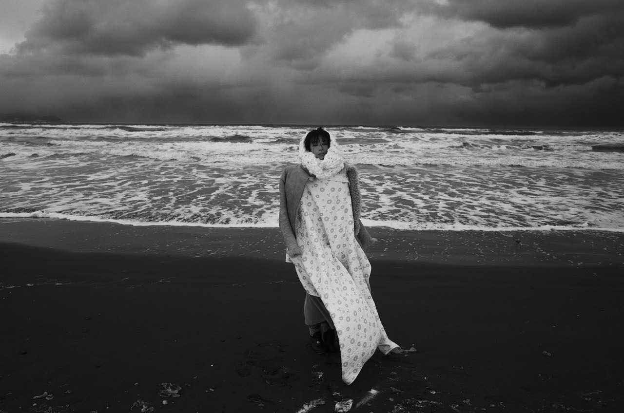 神思远丨少女有一些神性，不近人世肢体完美