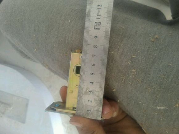 木门安锁开孔,木门安锁视频教程