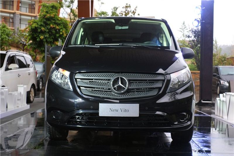 梅赛德斯奔驰威霆mpv,试驾20款奔驰威霆7座商务mpv