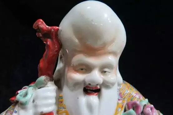 额头宽发际线高真的不好看吗,额头太秃了发际线高