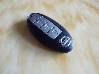 钥匙锁车内了怎么办,钥匙锁在车里怎么办视频