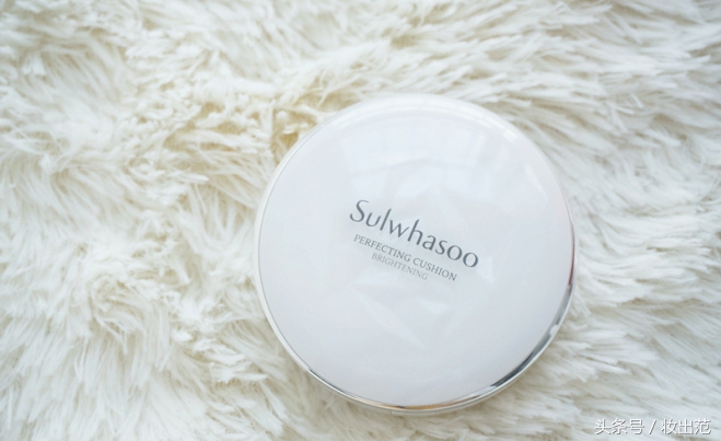 面试妆容简单干练,适合面试的职业妆容打扮和发型