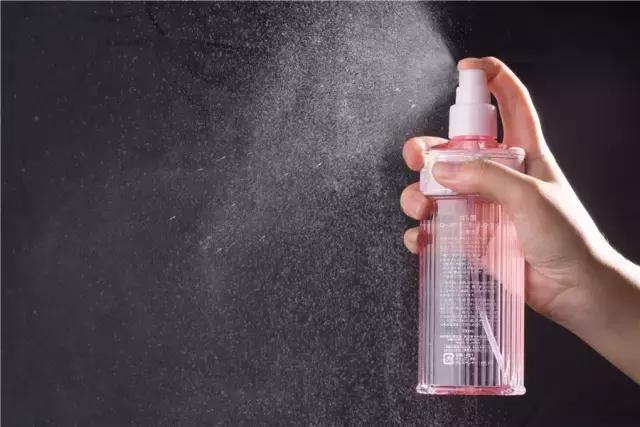 Word天！曾经不起眼的姨妈巾，这次颠覆了我们的三观