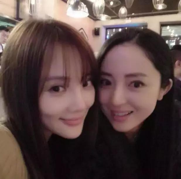 董璇和女儿的最新照片,董璇和女儿全照