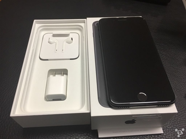 网友晒首批iPhone7开箱：黑色、玫瑰金成主流
