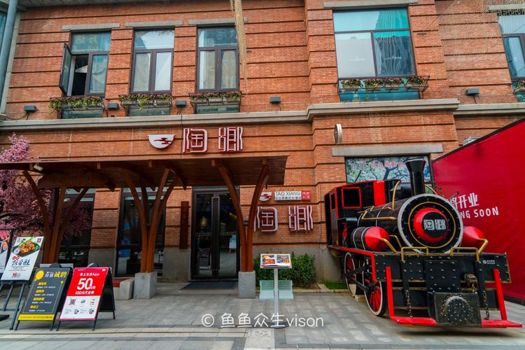 武汉的江汉路是中国最长的步行街,武汉最大最经典的步行街