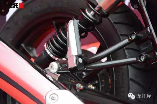 意大利的文艺绅士，屋君试驾GuzziV7Ⅱ