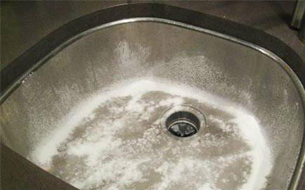 不锈钢水槽清洁妙招,清洗不锈钢水槽有妙招
