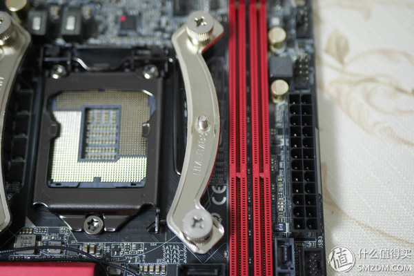 猫头鹰u9s散热器,猫头鹰散热器u9s能压14600k吗