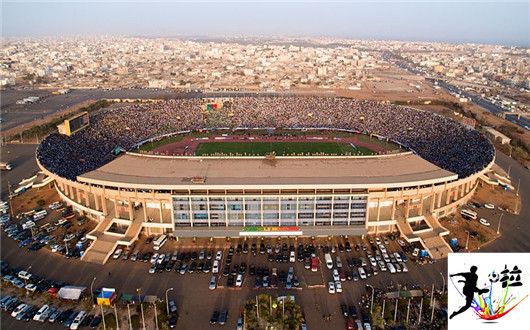 非洲足球场一览，看后很纳闷儿，人家怎么能出球星呢