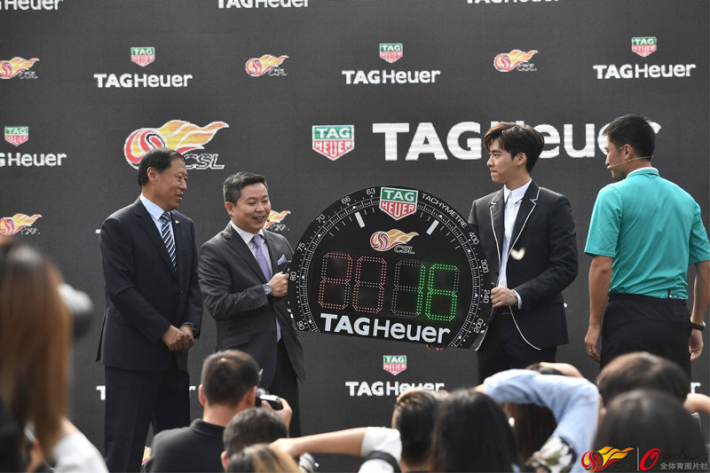 中超联赛全新计时牌揭幕泰格豪雅记录精彩瞬间